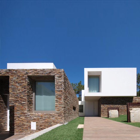 House in Meco by Jorge Mealha Arquitecto House in Meco by Jorge Mealha Arquitecto