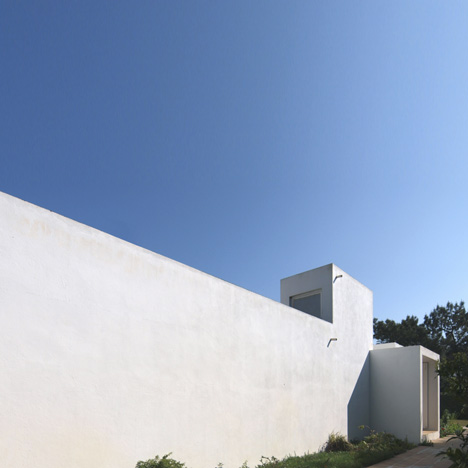 House in Troia by Jorge Mealha Arquitecto House in Troia by Jorge Mealha Arquitecto