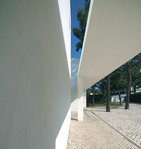 House in Troia by Jorge Mealha Arquitecto House in Troia by Jorge Mealha Arquitecto