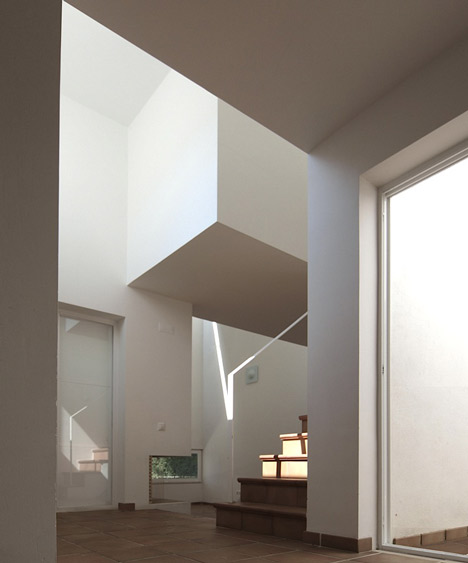 House in Troia by Jorge Mealha Arquitecto House in Troia by Jorge Mealha Arquitecto