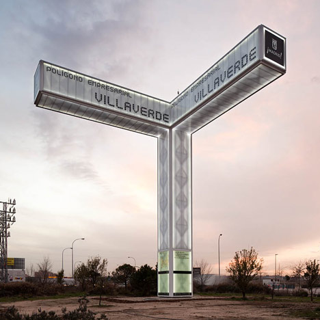 Totem de dos by Brut Deluxe Architecture Design Totem de dos by Brut Deluxe Architecture Design