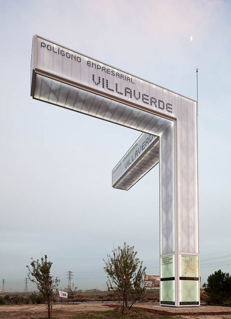 Totem de dos by Brut Deluxe Architecture Design Totem de dos by Brut Deluxe Architecture Design