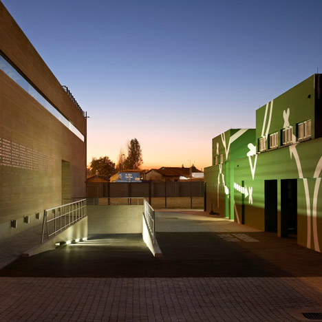 Football Training Centre Soweto by RUFproject Football Training Centre Soweto by RUFproject