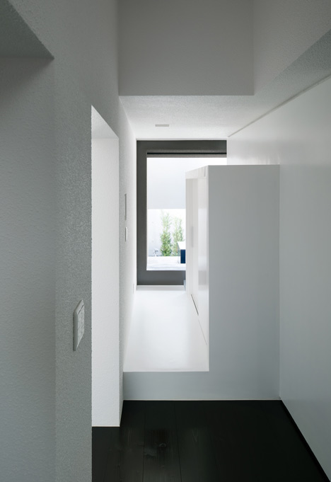 Gable House by FORM Kouichi Kimura Architects