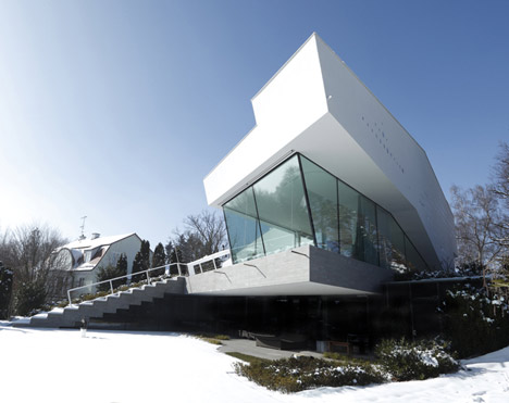 House R by Bembe Dellinger