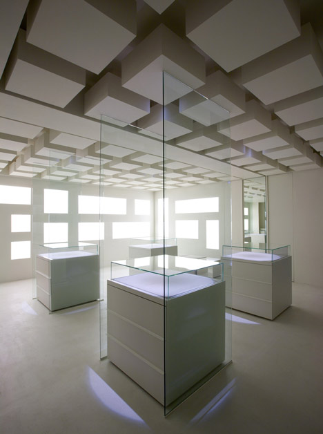 Kwanpen Boutique by Betwin Space Design