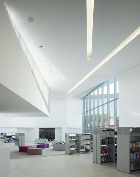 Mediatheque d’Anzin by Dominique Coulon and Associes Mediatheque d’Anzin by Dominique Coulon and Associes
