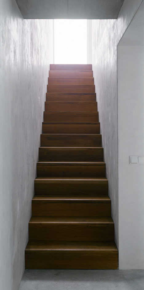 Mountain house by FAM Architekti Mountain house by FAM Architekti