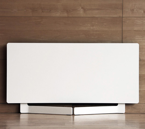 OLA Table by AKKA