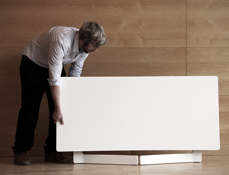 OLA Table by AKKA