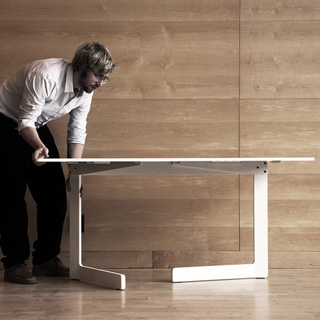OLA Table by AKKA