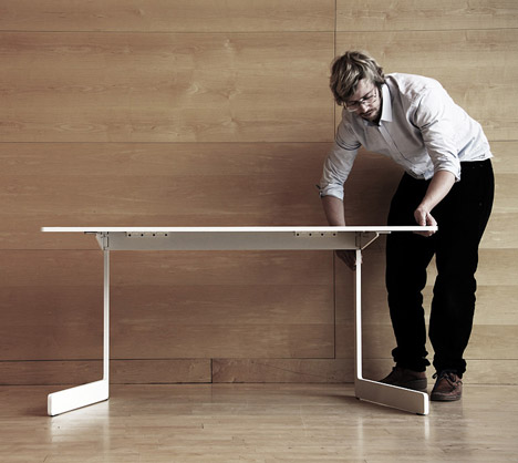 OLA Table by AKKA
