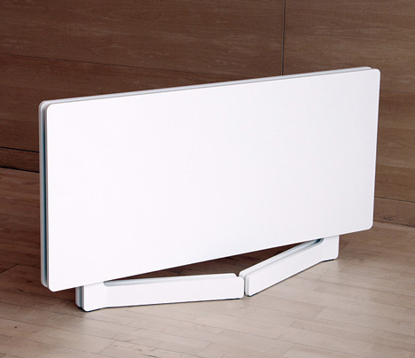 OLA Table by AKKA