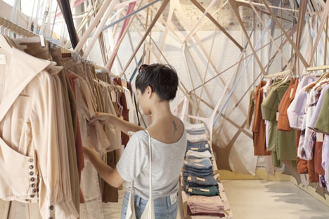 Arnsdorf temporary concept store by Edwards Moore Arnsdorf temporary concept store by Edwards Moore