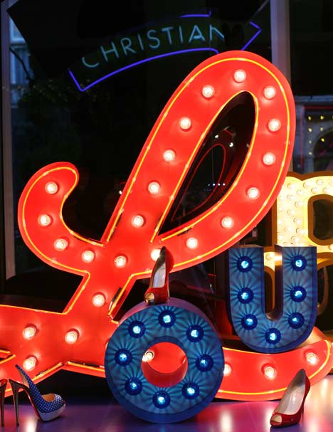 Christian Louboutin Mount Street Window by Studio XAG Christian Louboutin Mount Street Window by Studio XAG
