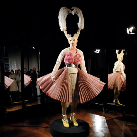 Costumes by Gwen van den Eijnde Costumes by Gwen van den Eijnde