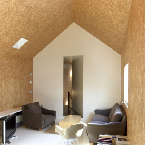 Duplex House in Tokito by Hidehiro Fukuda Architects