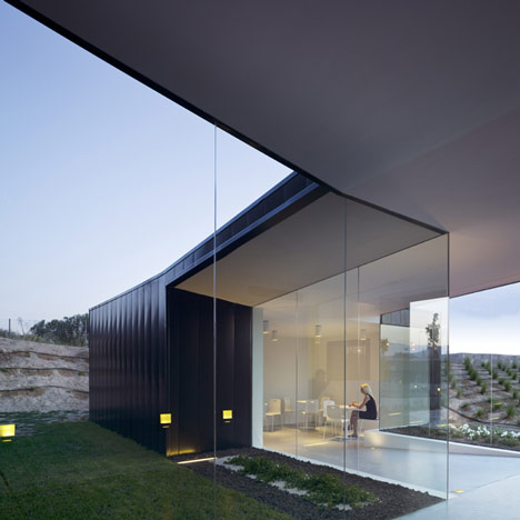 Funeral Home and Garden in Pinoso by Cor