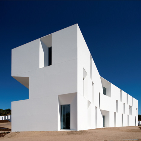 House for elderly people by Aires Mateus Arquitectos