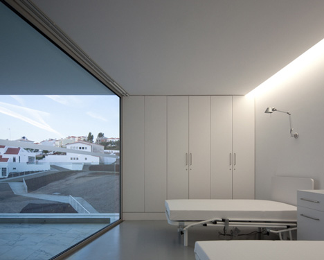 House for elderly people by Aires Mateus Arquitectos