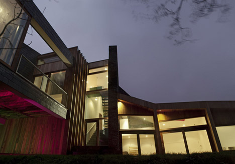 Ty Hedfan by Featherstone Young Architects Ty Hedfan by Featherstone Young Architects
