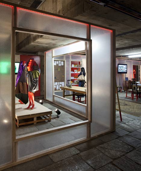 [Cyber]Sewing Atelier by Estudio Guto Requena