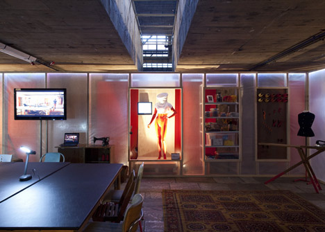 [Cyber]Sewing Atelier by Estudio Guto Requena