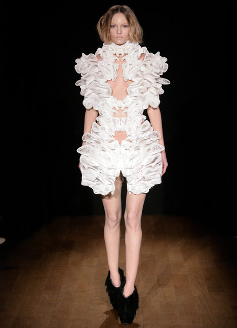 Escapism by Daniel Widrig and Iris van Herpen Escapism by Daniel Widrig and Iris van Herpen