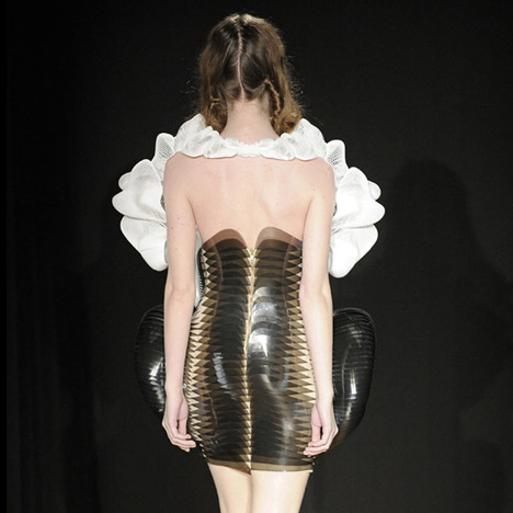 Escapism by Daniel Widrig and Iris van Herpen Escapism by Daniel Widrig and Iris van Herpen