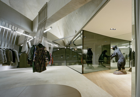 Foeger Woman Pure by Pedrocchi Architekten Foeger Woman Pure by Pedrocchi Architekten
