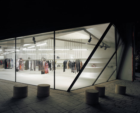 Foeger Woman Pure by Pedrocchi Architekten Foeger Woman Pure by Pedrocchi Architekten