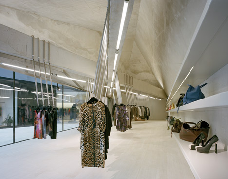 Foeger Woman Pure by Pedrocchi Architekten Foeger Woman Pure by Pedrocchi Architekten
