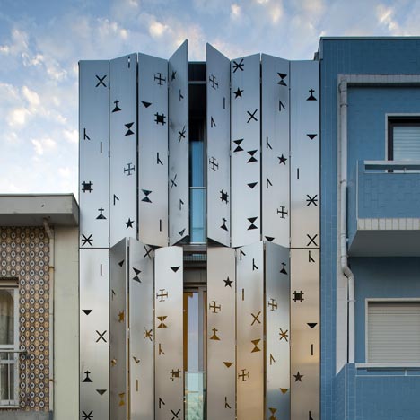 House 77 by dIONISO LAB