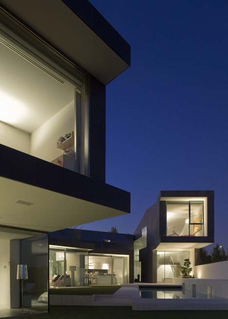 House C by RTA-Office