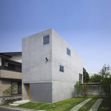 House in Kohgo by Yutaka Yoshida Architect and Associates