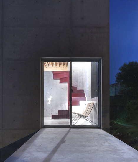 House in Kohgo by Yutaka Yoshida Architect and Associates 