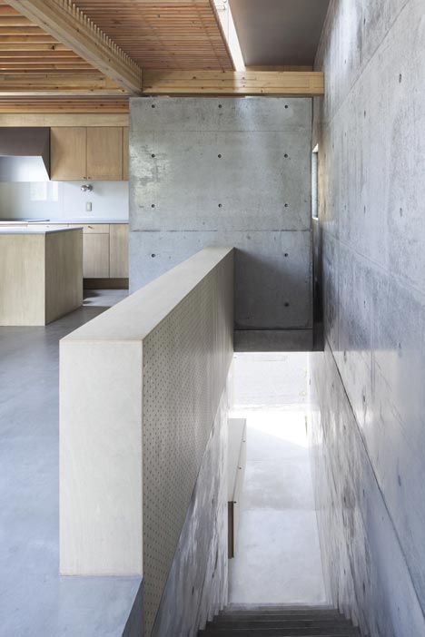 House in Kohgo by Yutaka Yoshida Architect and Associates 