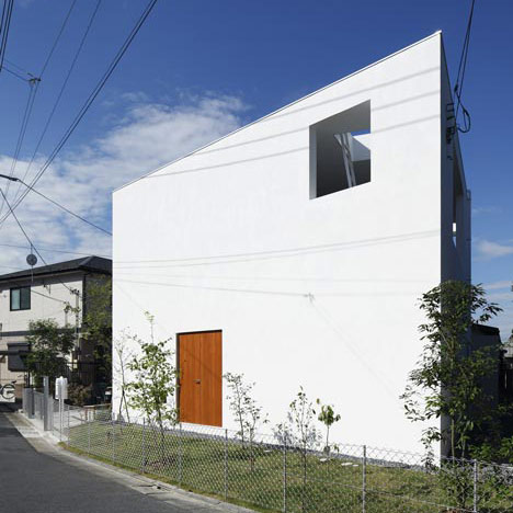 Inside Out by Takeshi Hosaka Architects