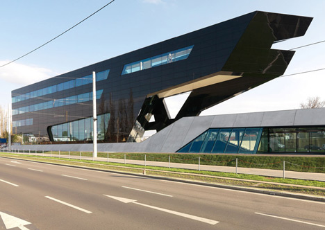 MP09 Black Panther by GS Architects