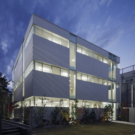 Office building by Takeshi Hosaka Architects