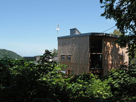 Small Box House by Akasaka Shinichiro Atelier