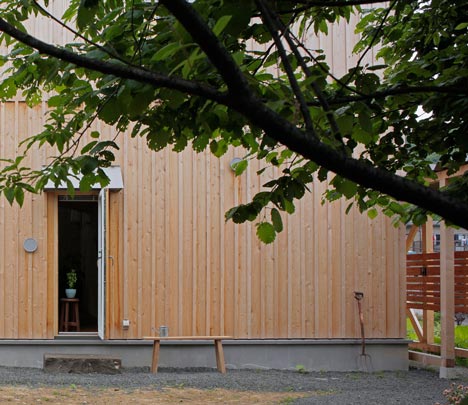 Small Box House by Akasaka Shinichiro Atelier