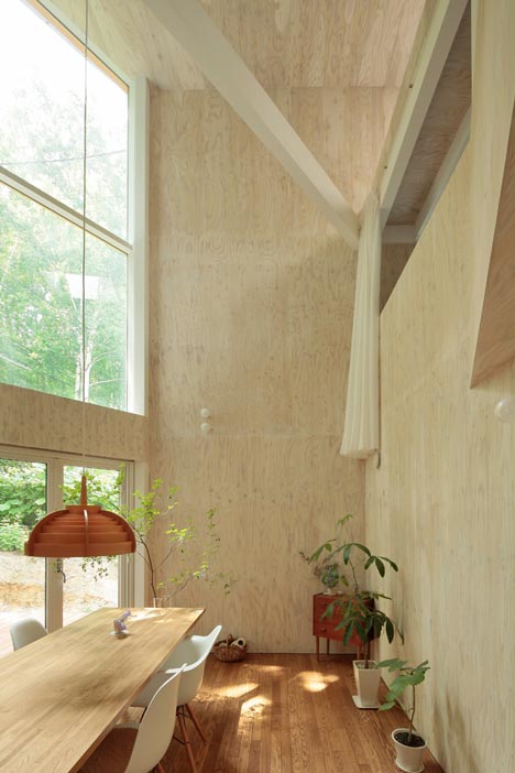 Small Box House by Akasaka Shinichiro Atelier