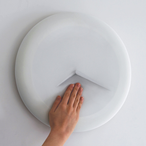 Vague Clock by Sejoon Kim