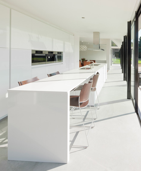 Villa Geldrop by Hofman Dujardin Architects