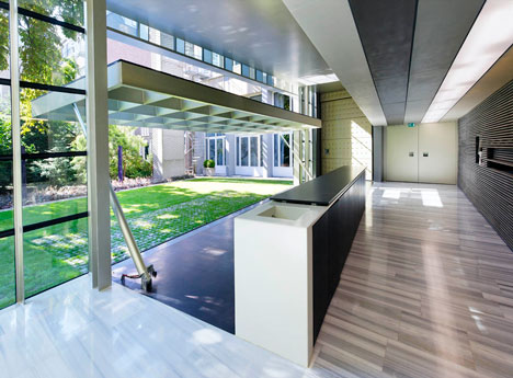 KIVI NIRIA Foyer by AAArchitects
