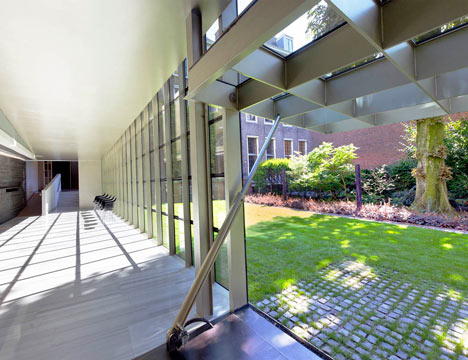 KIVI NIRIA Foyer by AAArchitects