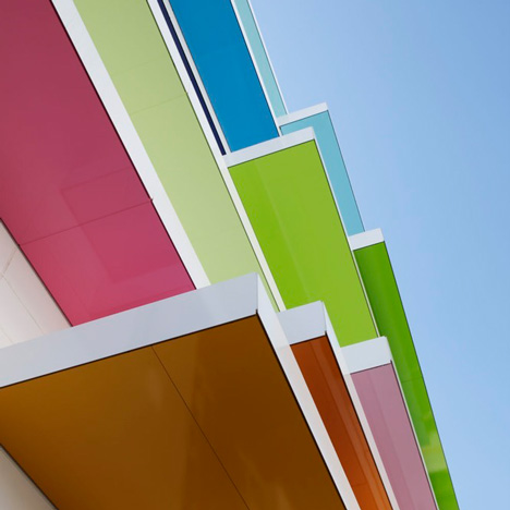 Sugamo Shinkin Bank by Emmanuelle Moureaux Sugamo Shinkin Bank by Emmanuelle Moureaux
