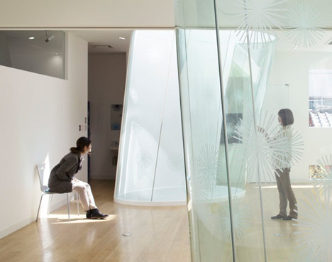 Sugamo Shinkin Bank by Emmanuelle Moureaux Sugamo Shinkin Bank by Emmanuelle Moureaux