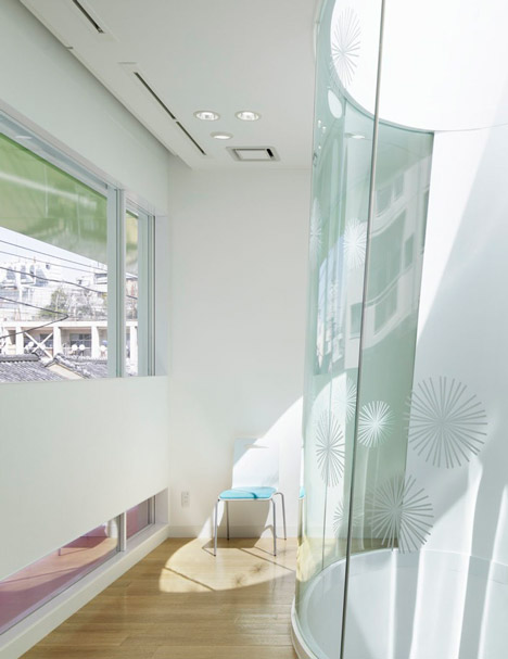 Sugamo Shinkin Bank by Emmanuelle Moureaux Sugamo Shinkin Bank by Emmanuelle Moureaux